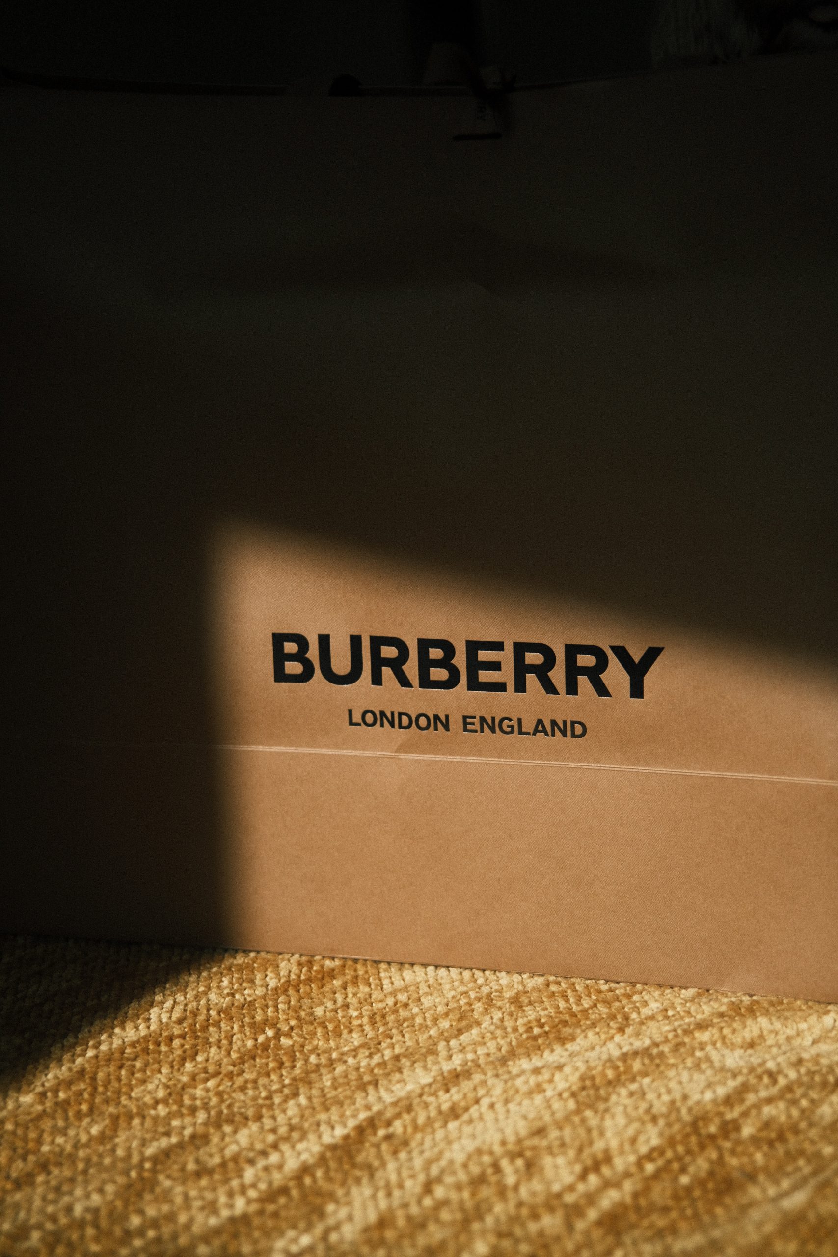 Perfumy męskie Burberry - odkryj niepowtarzalny aromat dla nowoczesnego mężczyzny!