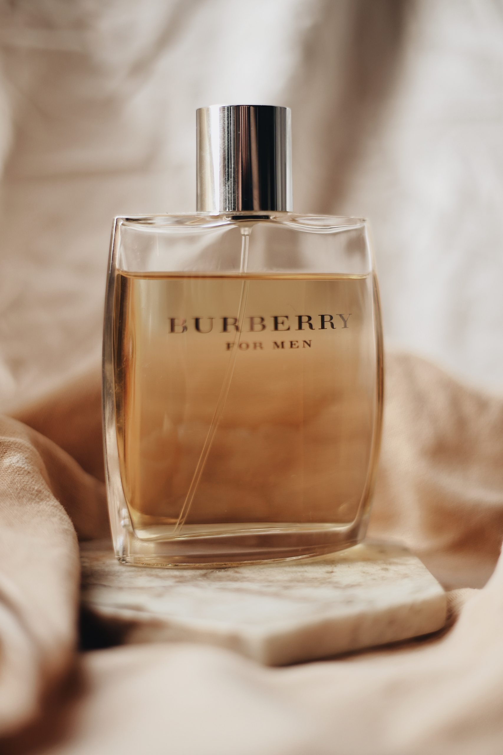 Perfumy męskie Burberry - stylowe zapachy dla nowoczesnych mężczyzn.