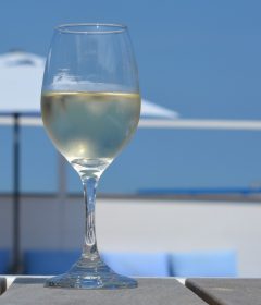 Białe wino - odkryj ich niezwykły smak i aromat